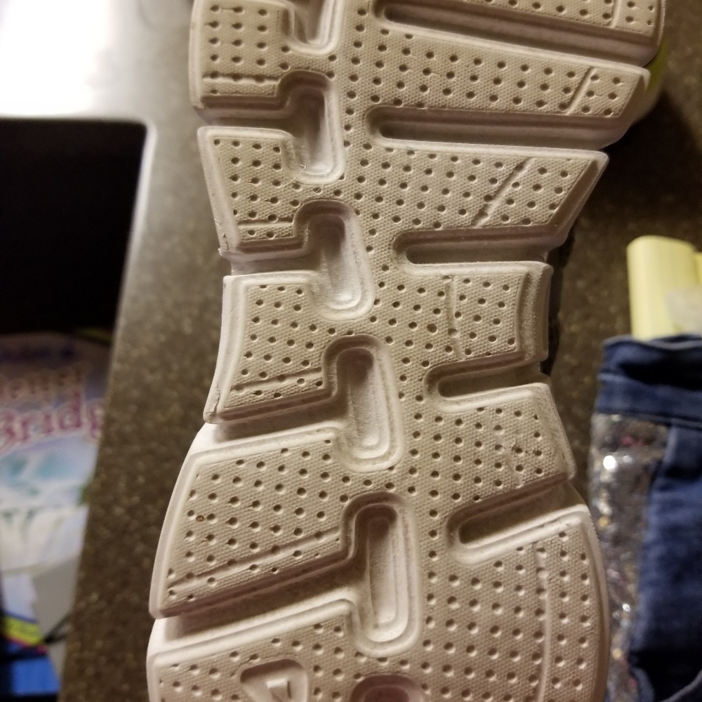 Shoes - Picture 2 of 4